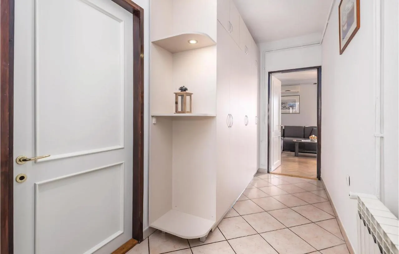 2 Bedroom Stunning Apartment In Rukavac