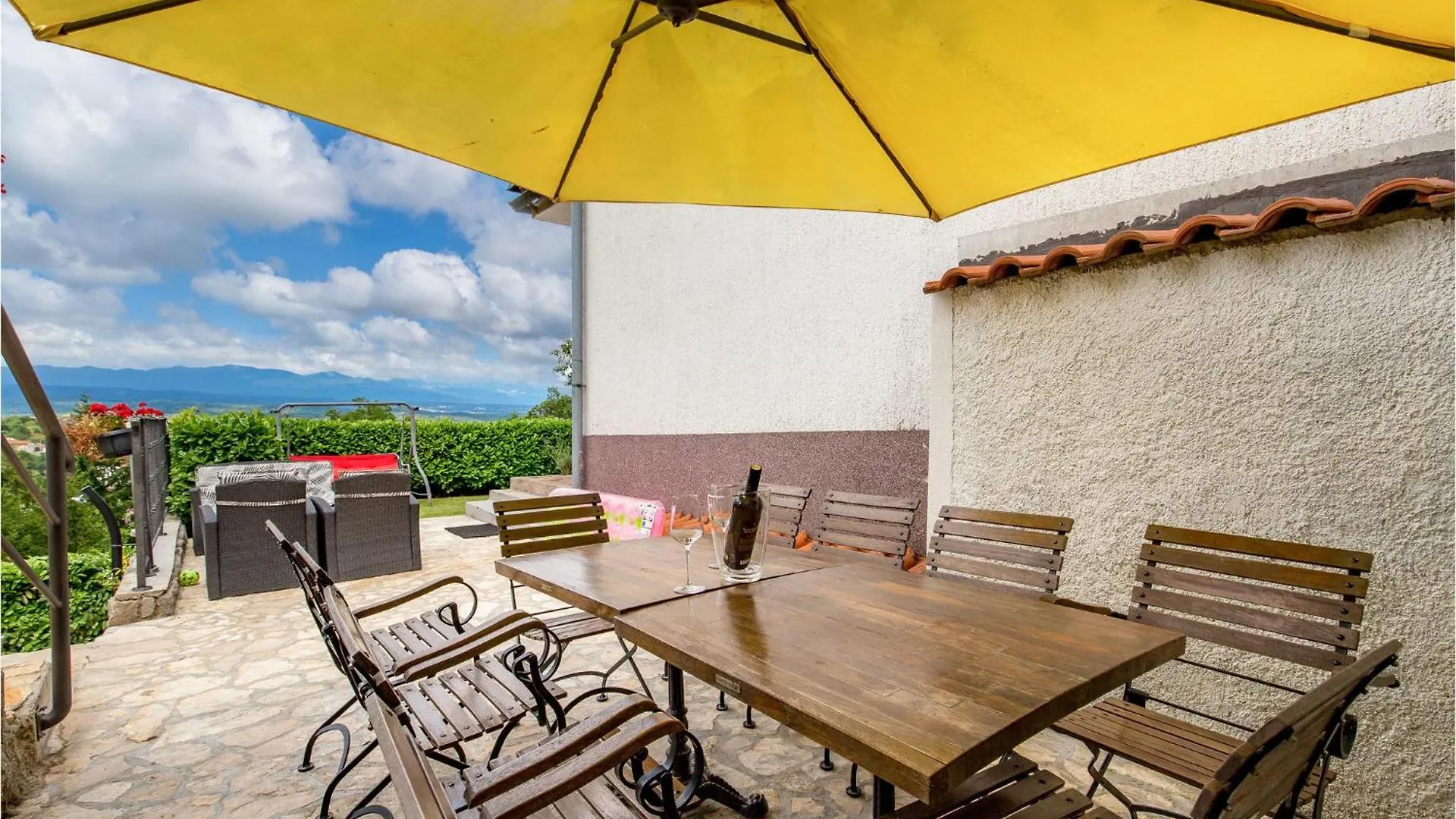 2 Bedroom Stunning Apartment In Rukavac